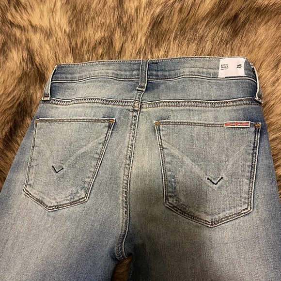 Hudson distressed jeans! Skinny crop, mid rise tally skinny crop Size 25 - Picture 3 of 3